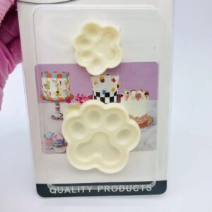 Plastic cutter/mold cookie paws