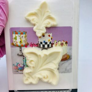 Plastic cutter/mold cookie deco