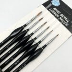 Liner brush set