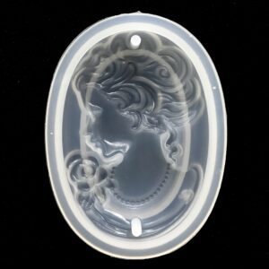 Silicone face in oval mold