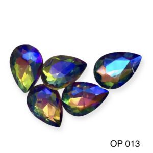 Medium teardrop crystals - 5pcs