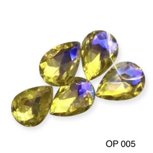 Medium teardrop crystals - 5pcs