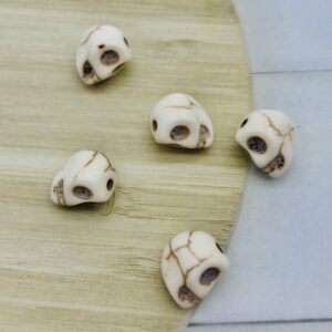 Skull beads creamy white